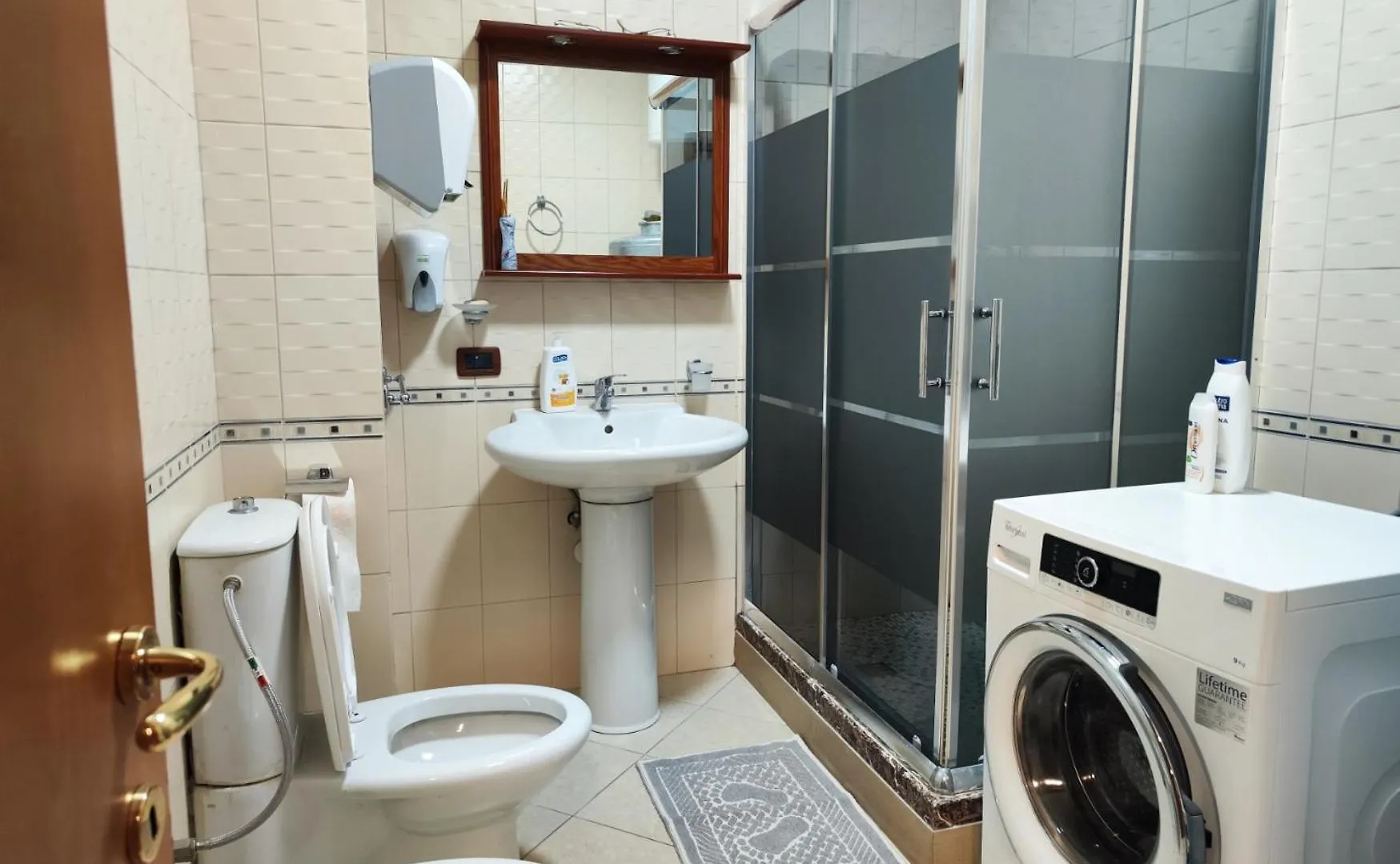 Appartamento The Best Guesthouse In Tirana